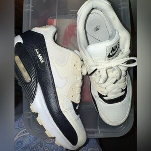 Women’s NIKE Airmax 90